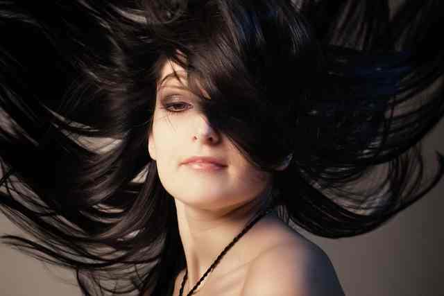 woman-3153999_1280-compressed